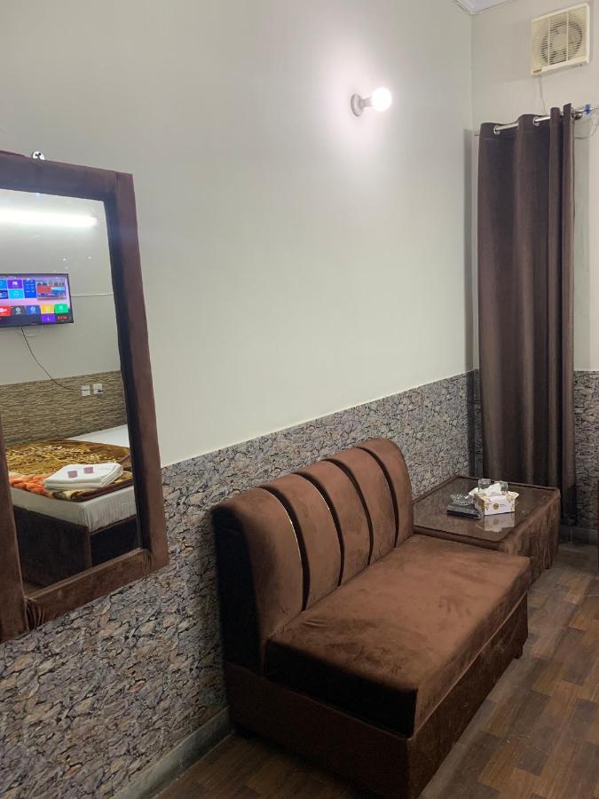 Eden Plus Executive Hotel Lahore Eksteriør bilde